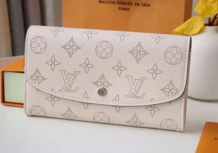 LV Wallets 4178D-0096