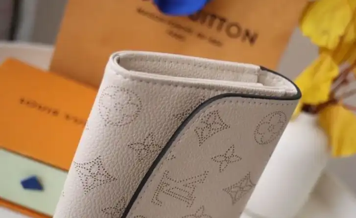LV Wallets 4178D-0096