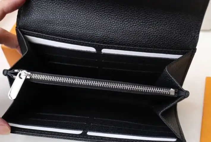LV Wallets 4178D-0097