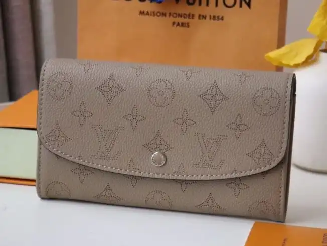 LV Wallets 4178D-0098