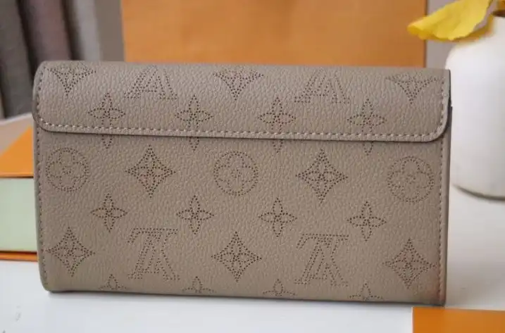 LV Wallets 4178D-0098