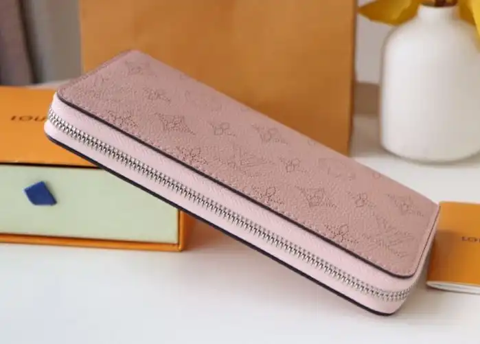 LV Wallets 4178D-0099