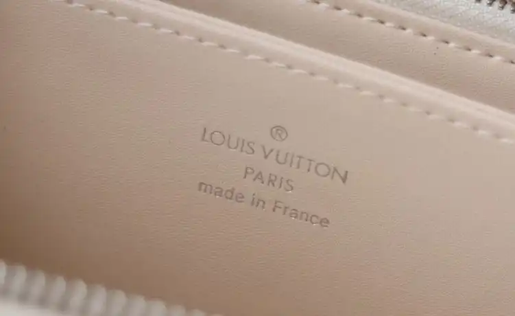 LV Wallets 4178D-0101