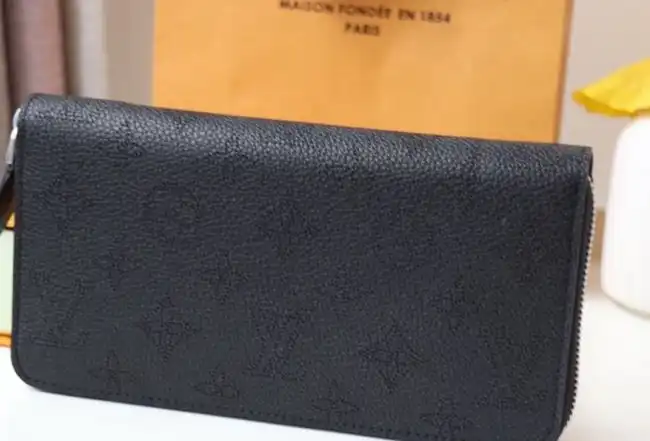 LV Wallets 4178D-0102
