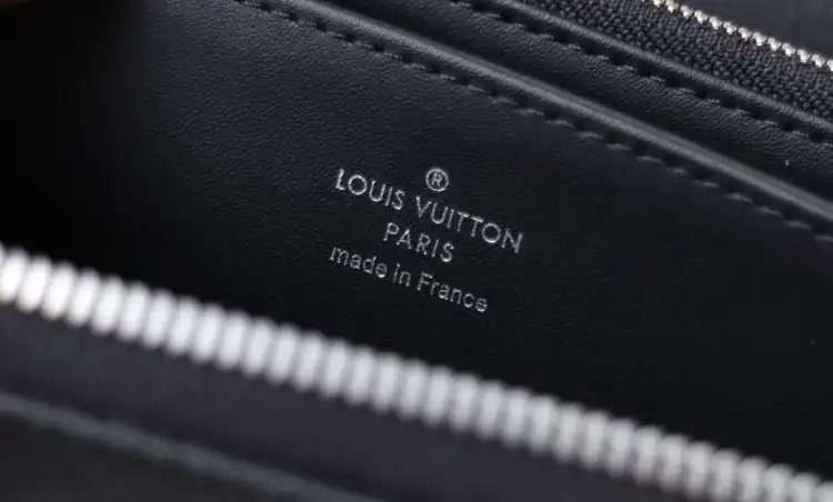 LV Wallets 4178D-0102