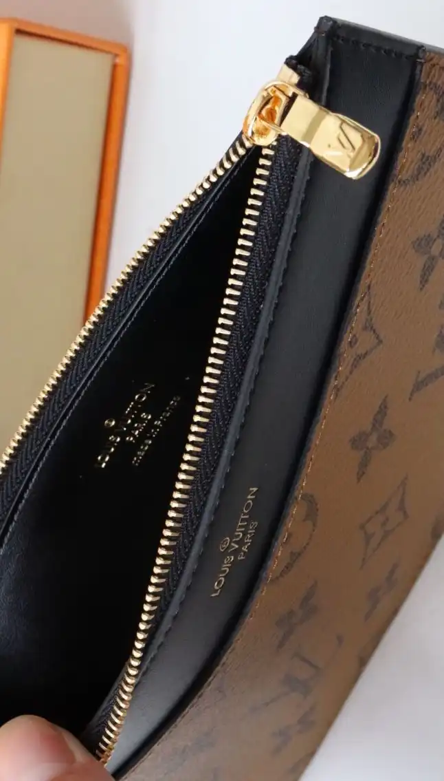 LV Wallets 4178D-0103