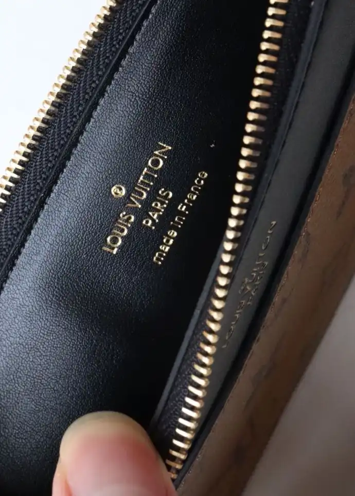 LV Wallets 4178D-0103