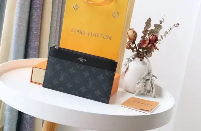 LV Wallets 4178D-0104