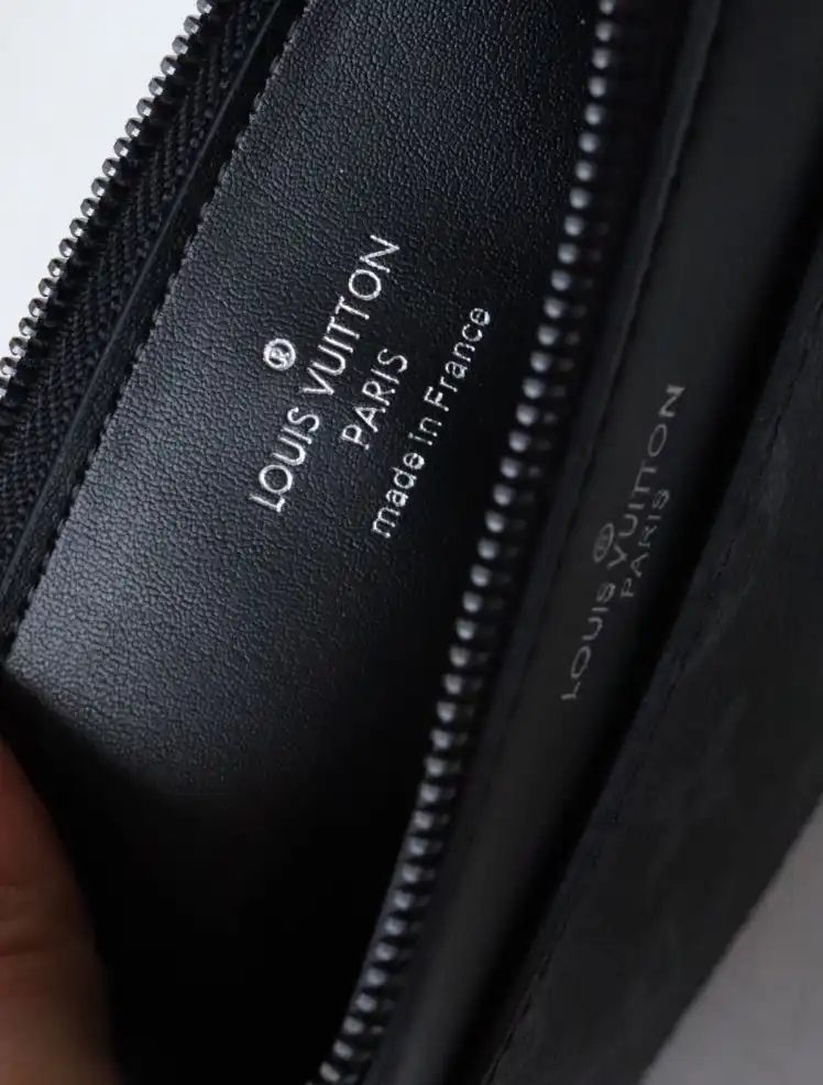 LV Wallets 4178D-0104