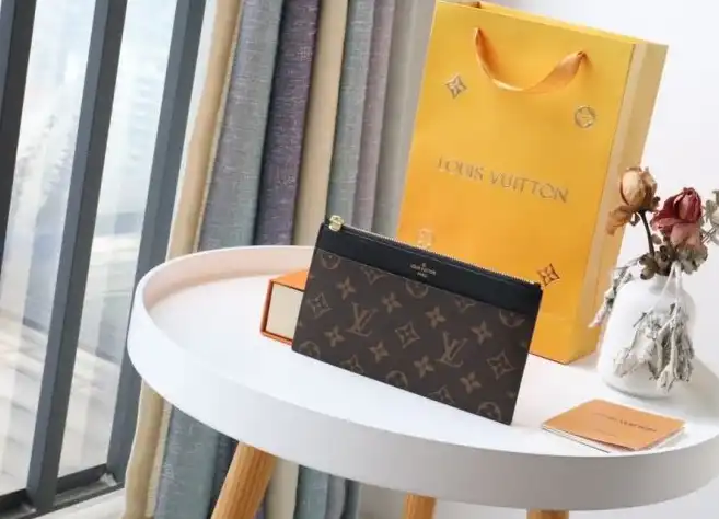 LV Wallets 4178D-0105