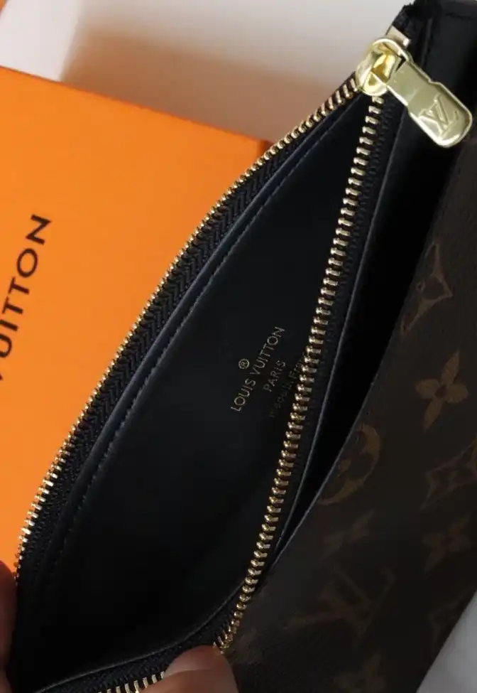 LV Wallets 4178D-0105