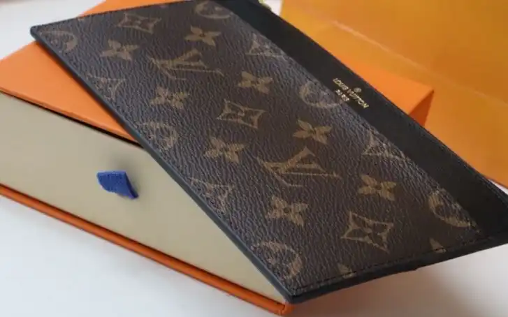 LV Wallets 4178D-0105