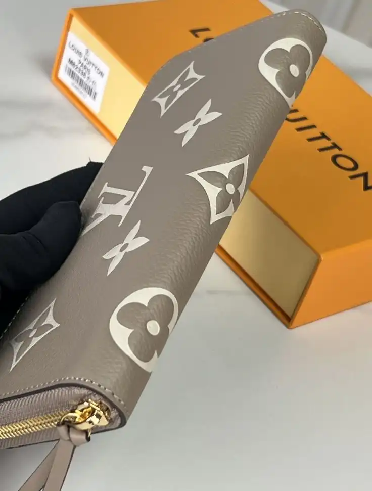 LV Wallets 4178D-0113