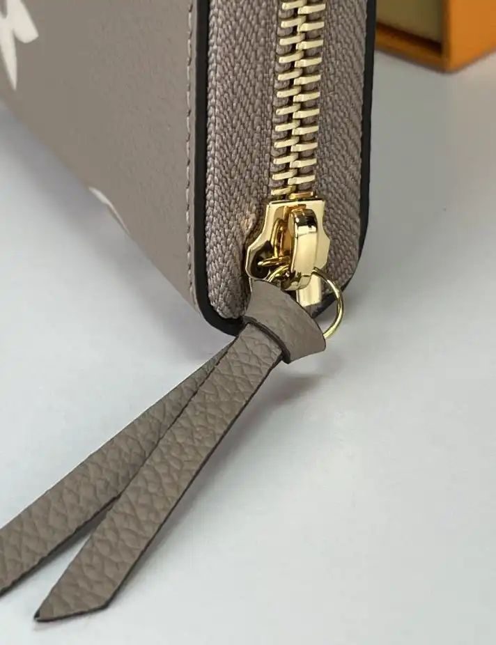 LV Wallets 4178D-0113