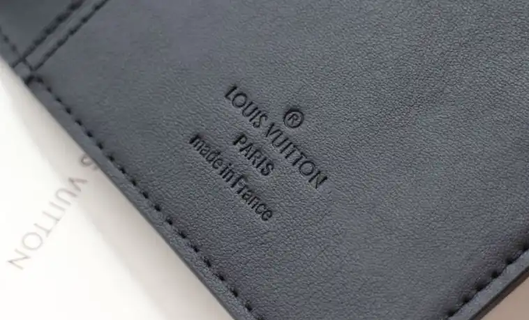 LV Wallets 4178D-0122