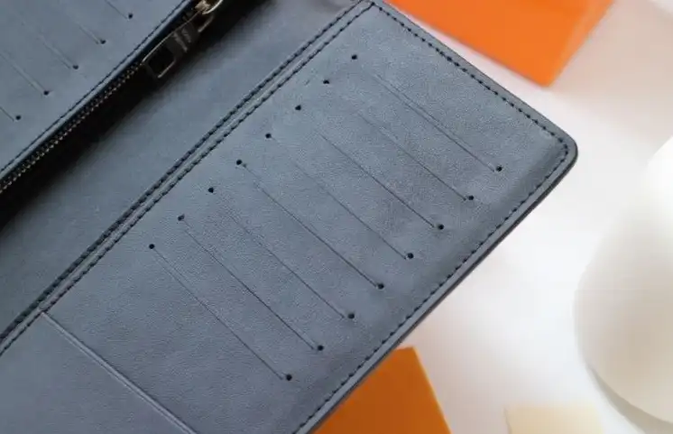 LV Wallets 4178D-0122