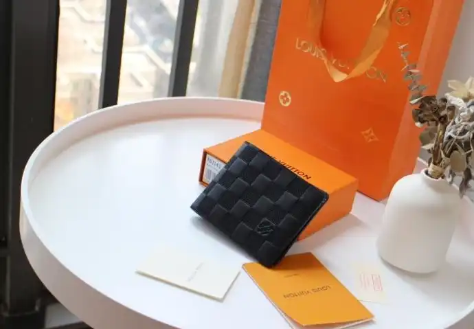 LV Wallets 4178D-0125