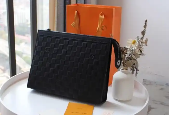 LV Wallets 4178D-0127