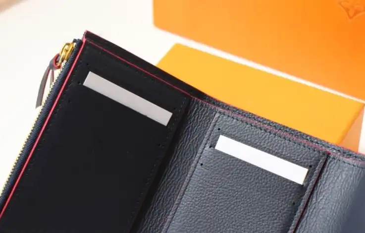 LV Wallets 4178D-0129