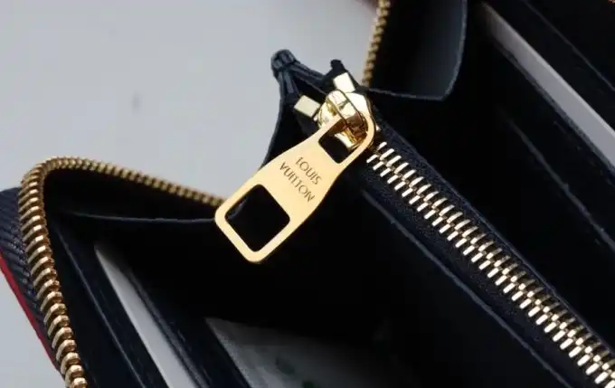 LV Wallets 4178D-0135