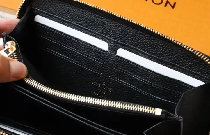 LV Wallets 4178D-0137