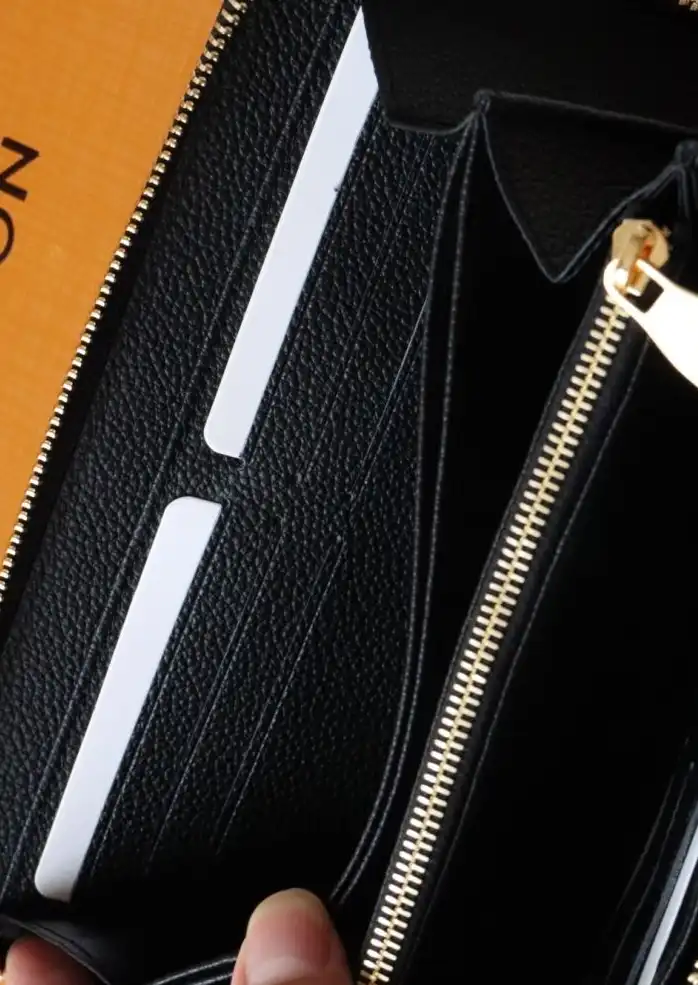 LV Wallets 4178D-0137