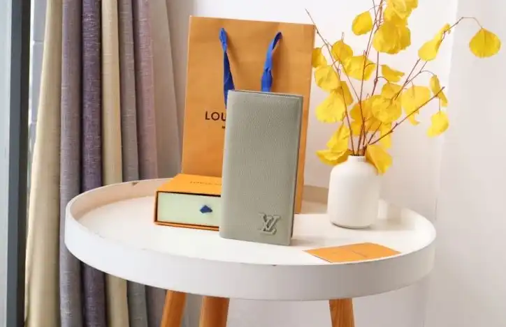 LV Wallets 4178D-0138