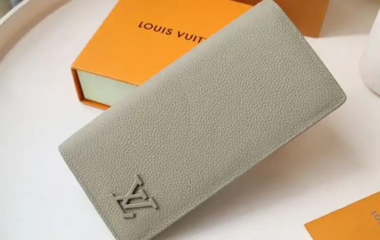 LV Wallets 4178D-0138