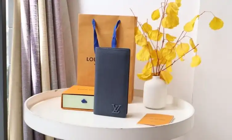 LV Wallets 4178D-0139