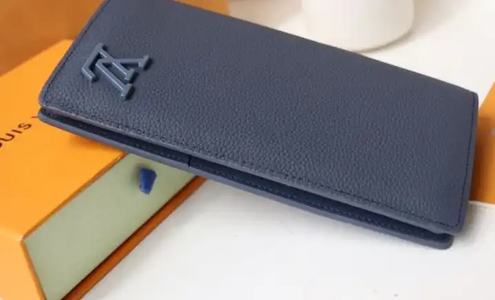 LV Wallets 4178D-0139
