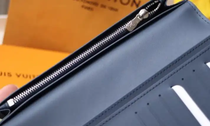 LV Wallets 4178D-0139