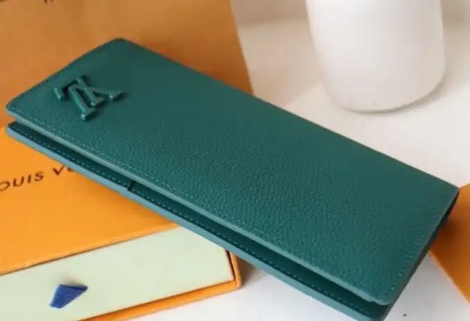 LV Wallets 4178D-0141