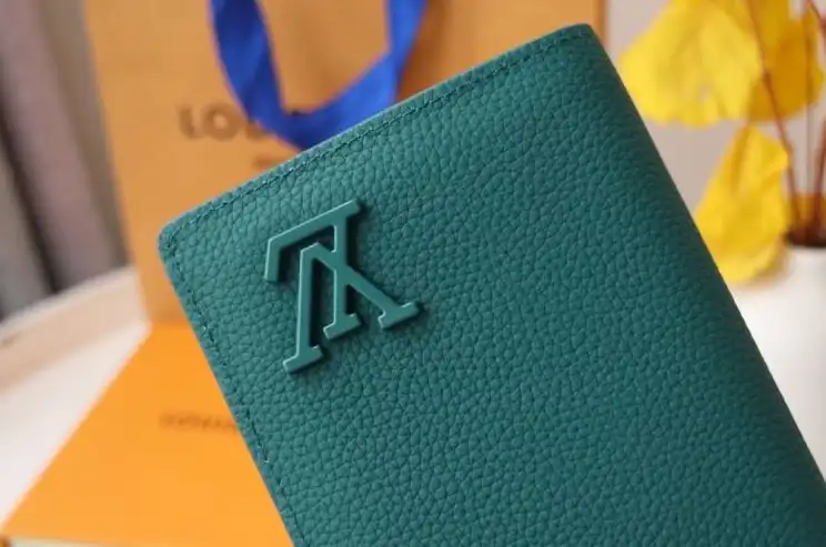 LV Wallets 4178D-0141