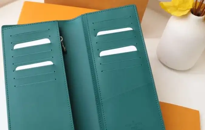 LV Wallets 4178D-0141