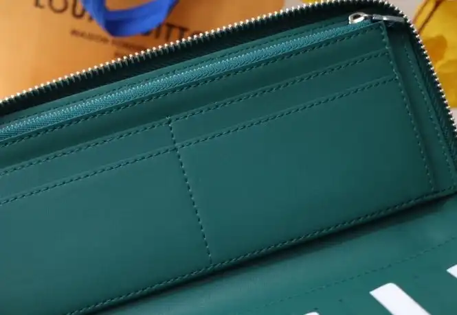 LV Wallets 4178D-0142