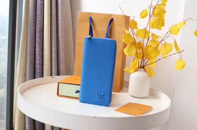 LV Wallets 4178D-0143