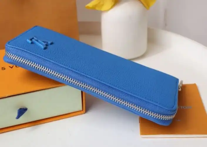 LV Wallets 4178D-0143