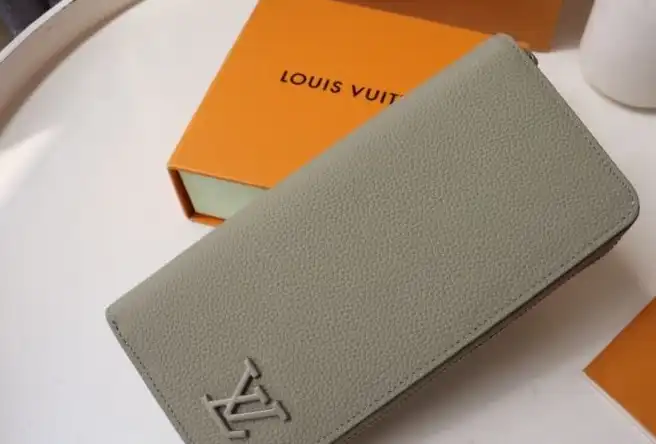 LV Wallets 4178D-0144