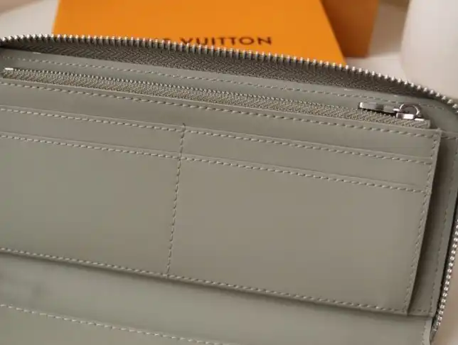 LV Wallets 4178D-0144