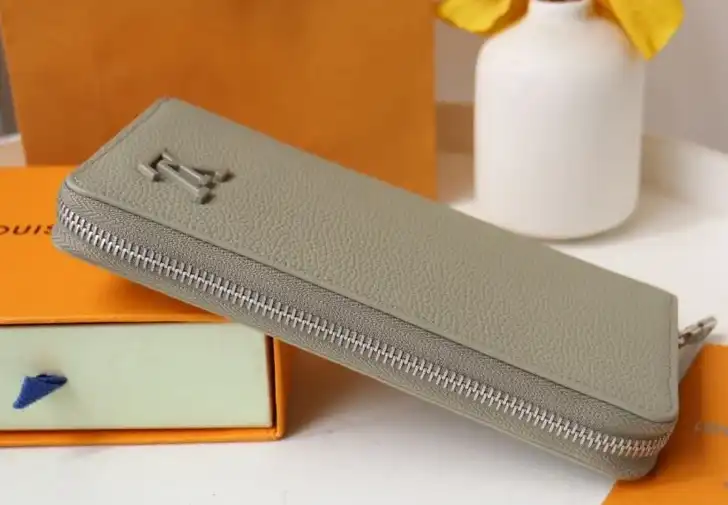 LV Wallets 4178D-0144