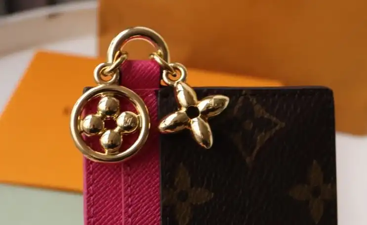 LV Wallets 4178D-0152