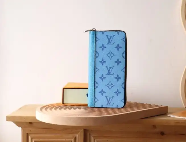 LV Wallets 4178D-0187