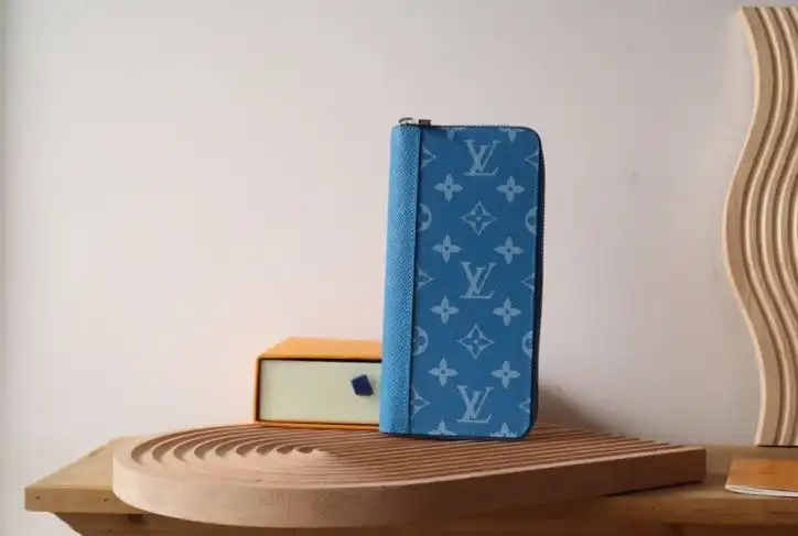 LV Wallets 4178D-0192