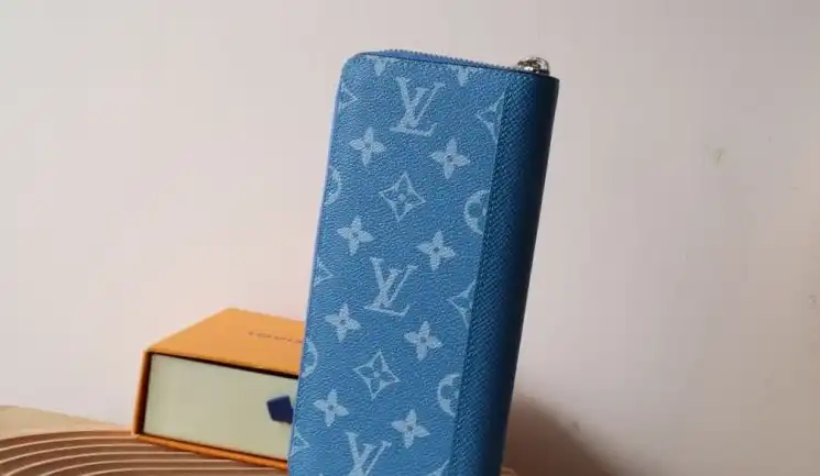 LV Wallets 4178D-0192