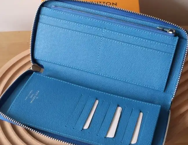 LV Wallets 4178D-0192