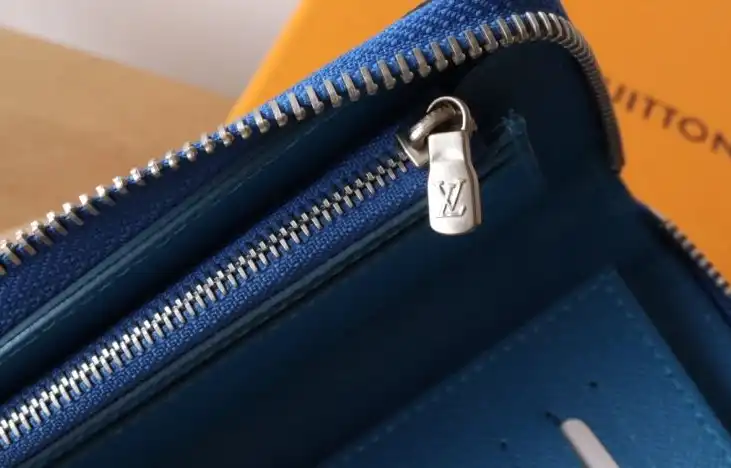 LV Wallets 4178D-0192