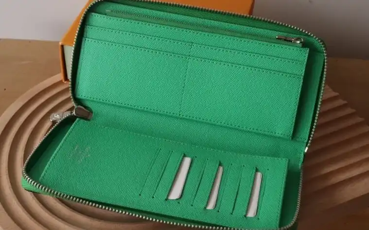 LV Wallets 4178D-0193