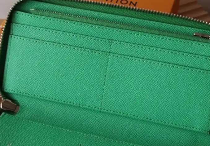 LV Wallets 4178D-0193