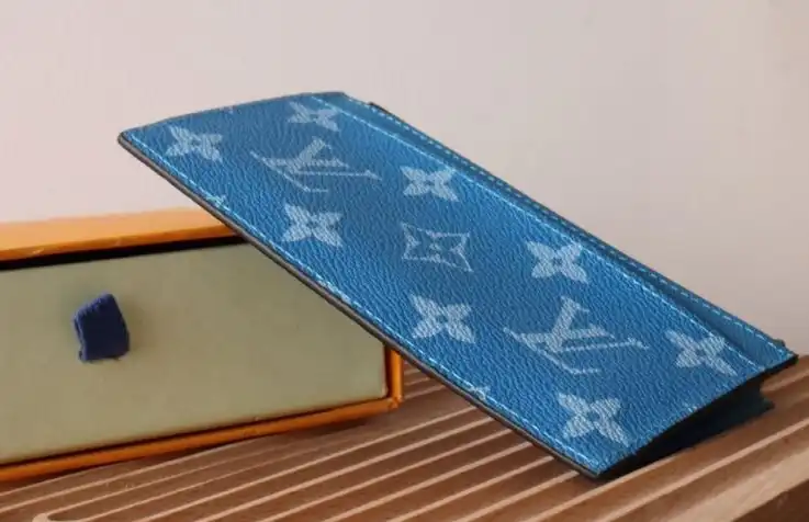 LV Wallets 4178D-0196