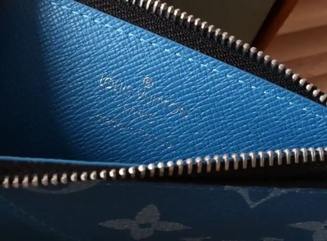 LV Wallets 4178D-0196